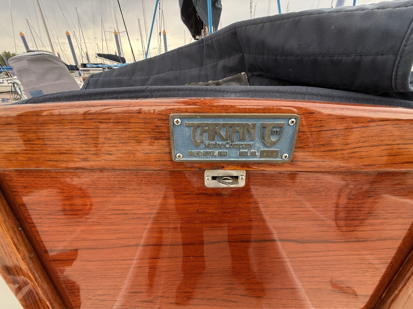 1988 Tartan 31 - Image 13