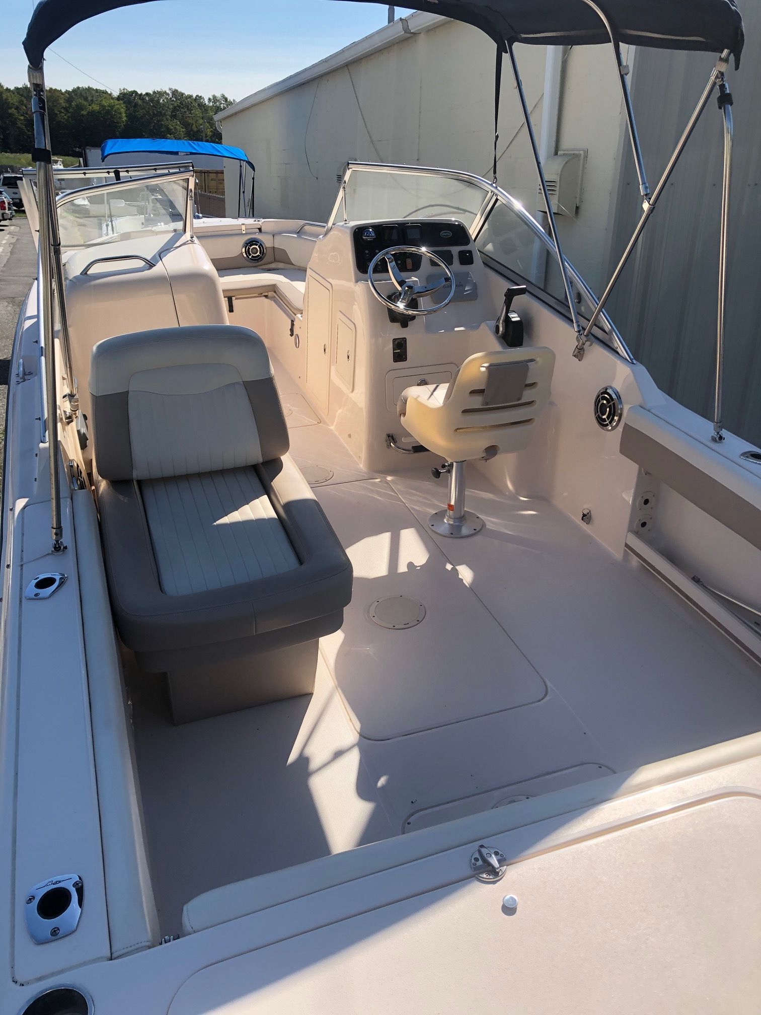 2014 Grady-White Freedom 225 - 8