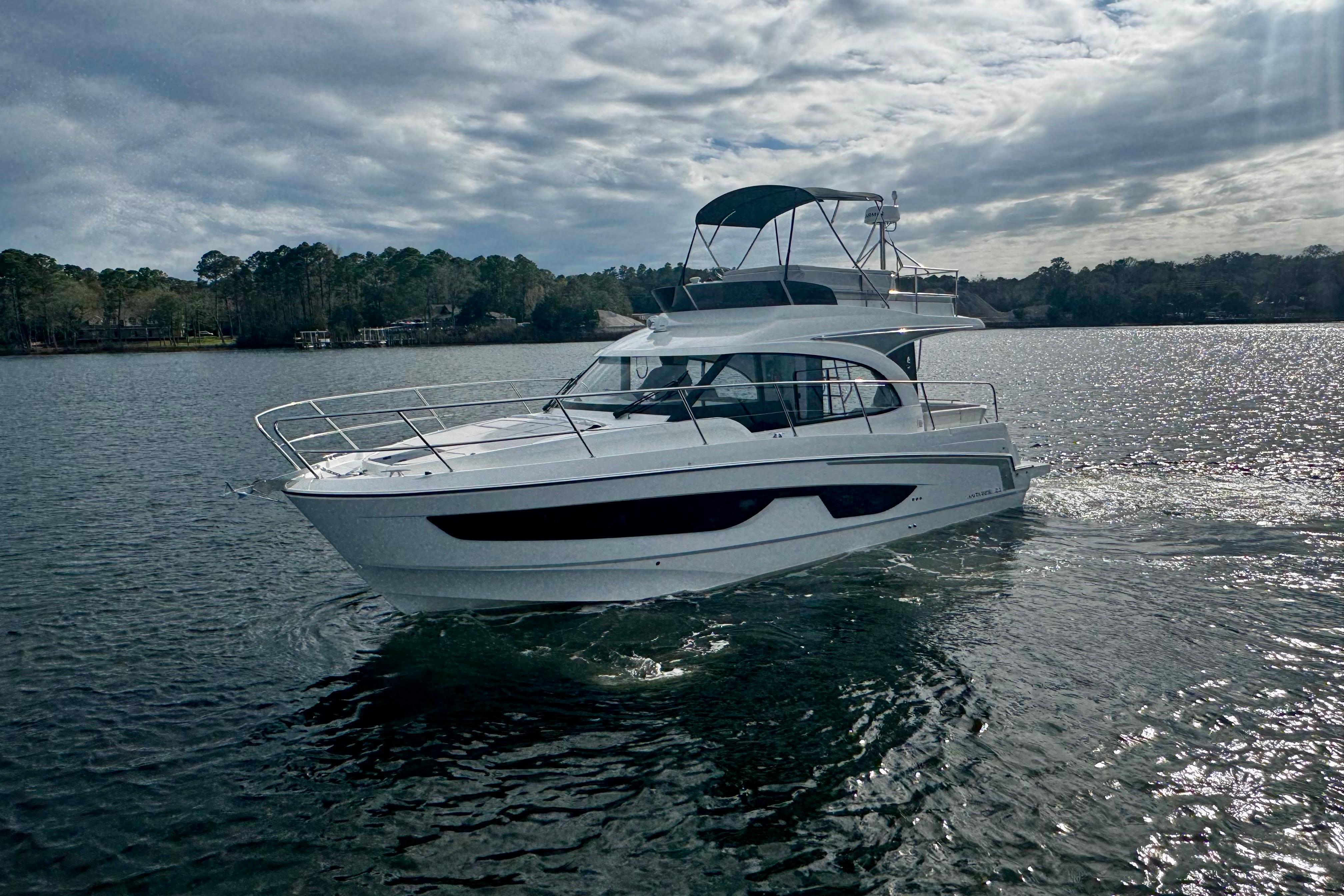 2026 Beneteau Antares 11 Fly