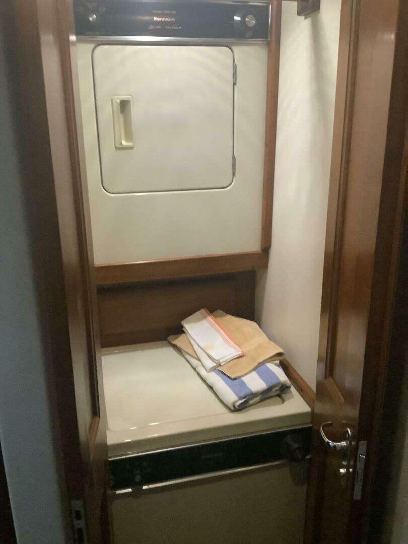 1994 Viking 50' Convertible Sportfish - Image 30