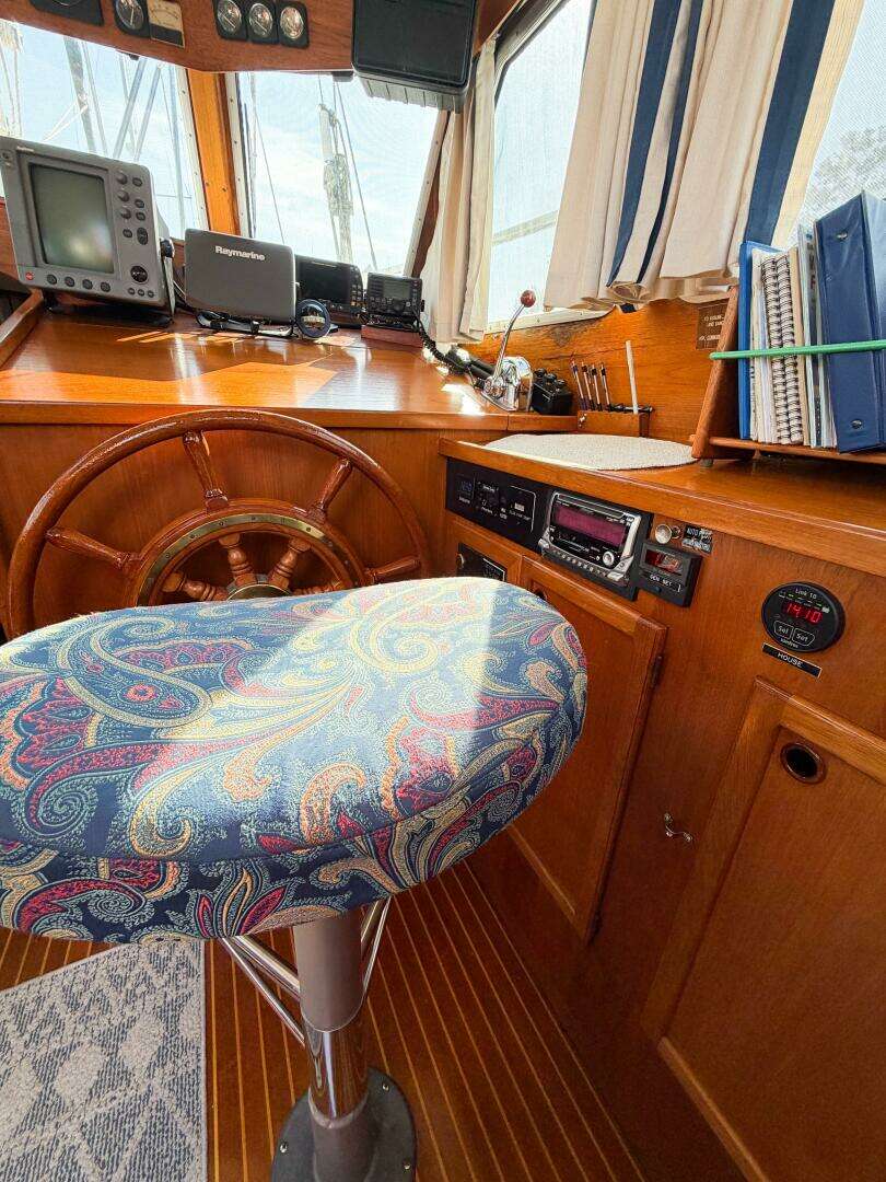 1986 Nauticat 40 Cutter Ketch Pilothouse - Image 42