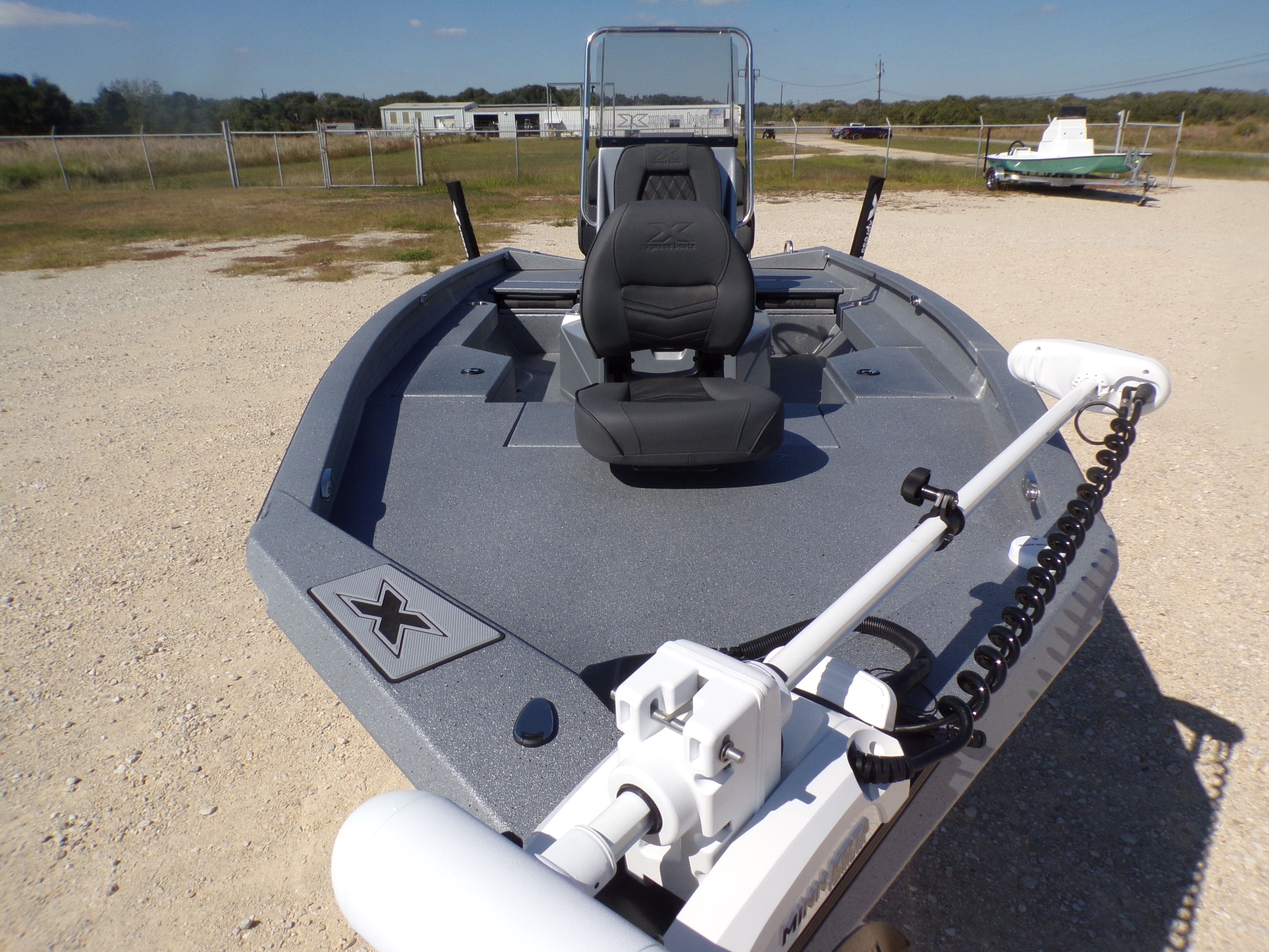 2026 Xpress H20B Bay - 11