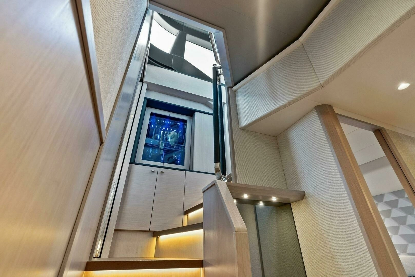 2026 Absolute 70 Navetta - Image 19