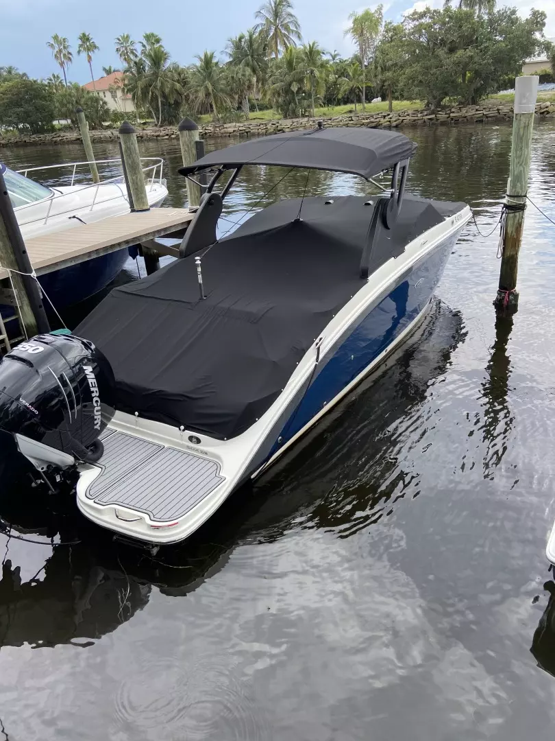 2019 Sea Ray SDX 270 Outboard - Image 12
