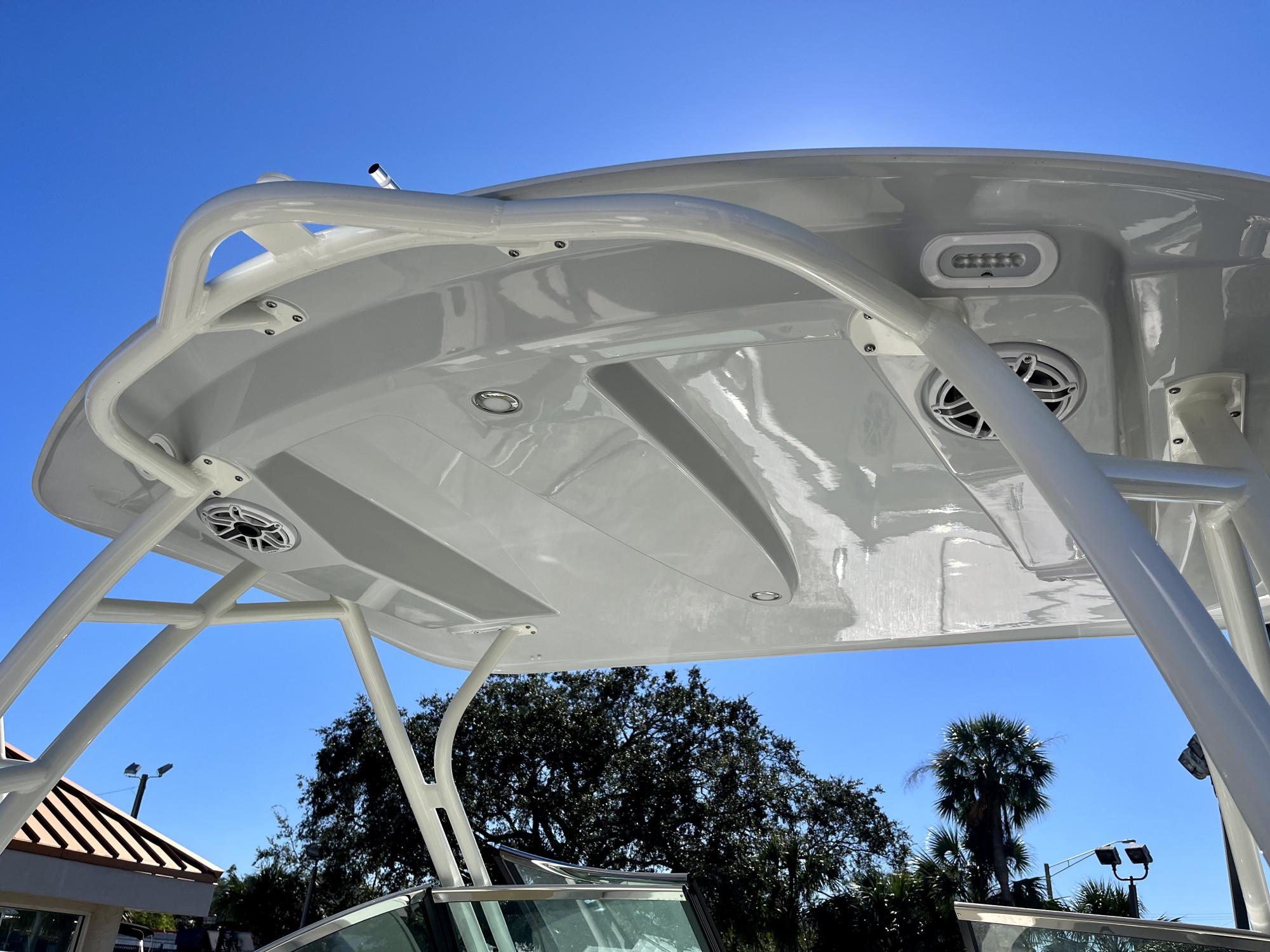 2025 Cobia 240 Dual Console - 38
