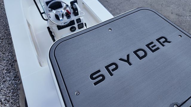 2026 Spyder FX17 Flicker - 36