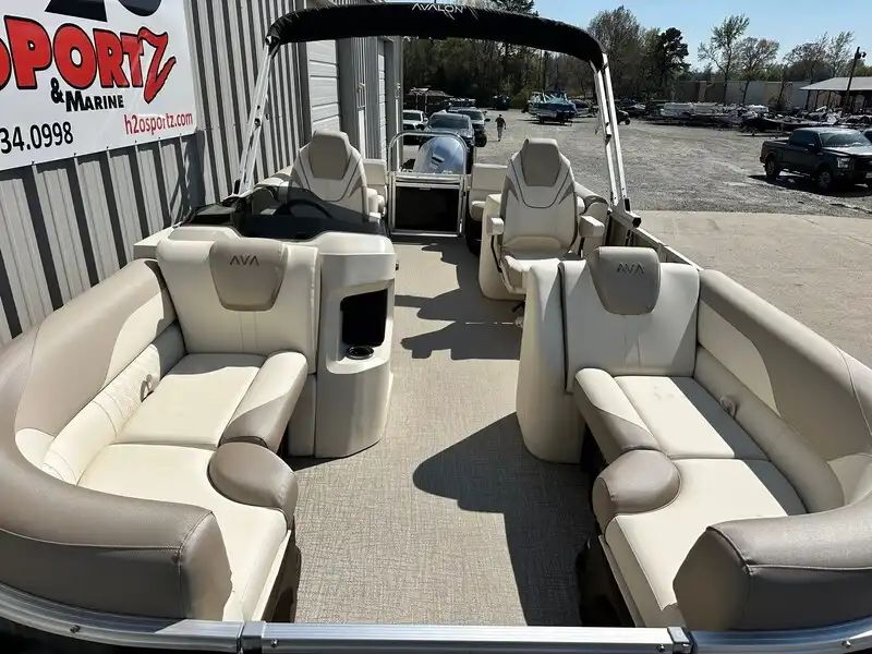 2026 Avalon LSZ Quad Lounger 25FT - 7