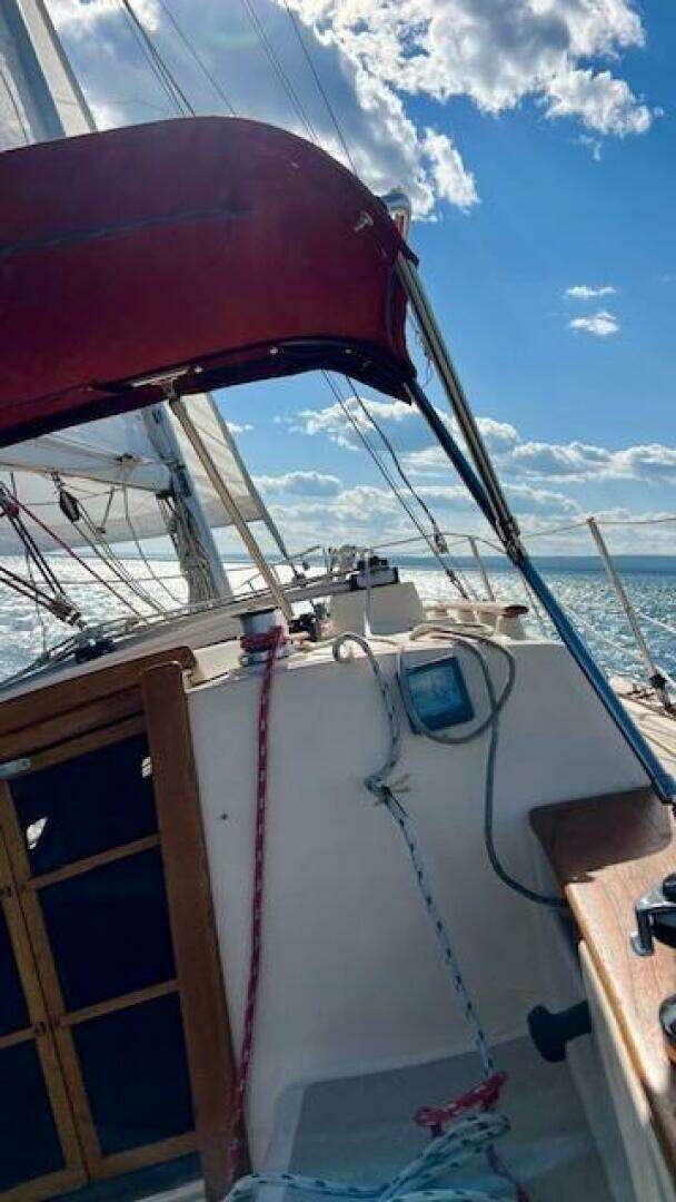 1988 Island Packet 27 - Image 23