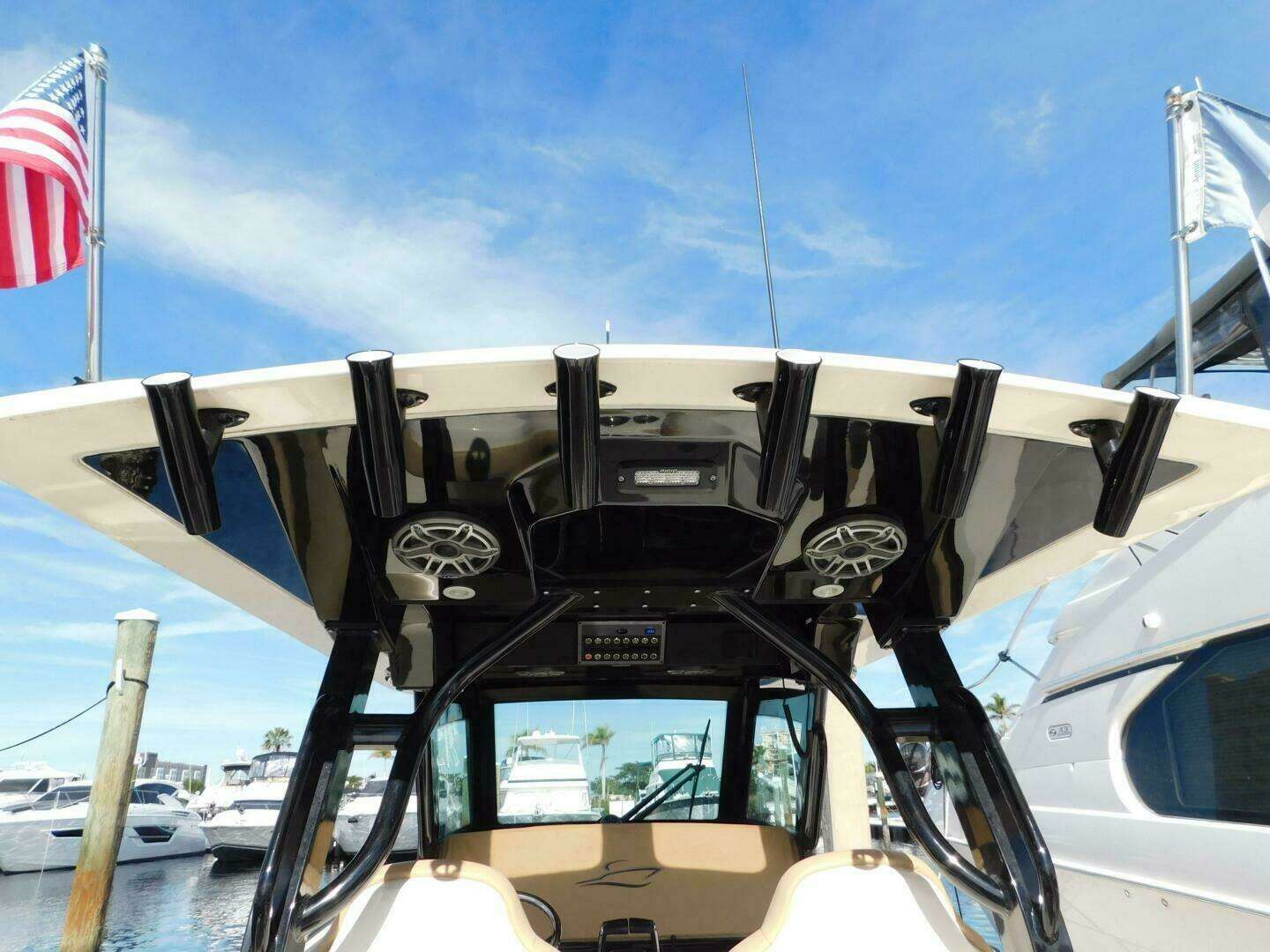2024 Scout 330 LXF - Image 7