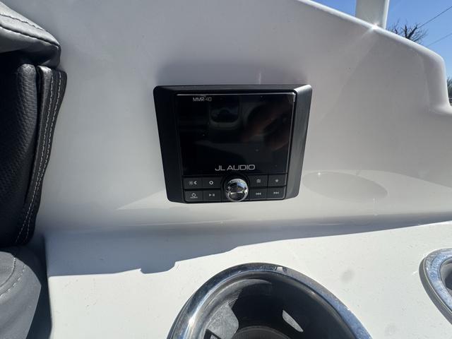 2025 Hurricane Sundeck SD 2600 OB - 5