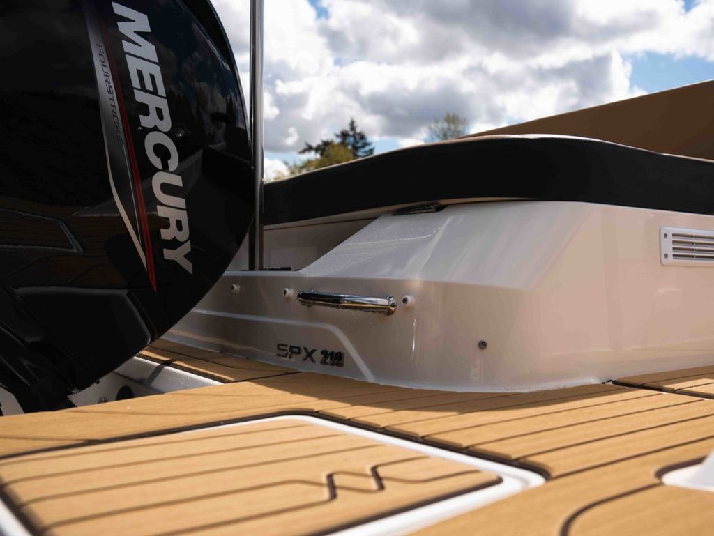 2026 Sea Ray SPX 210 Outboard - 3
