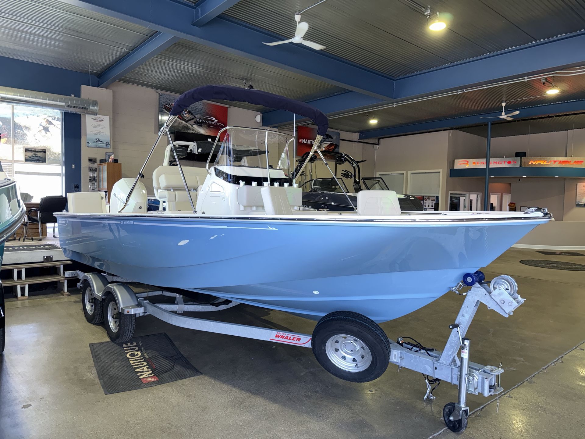 2026 Boston Whaler 210 Montauk