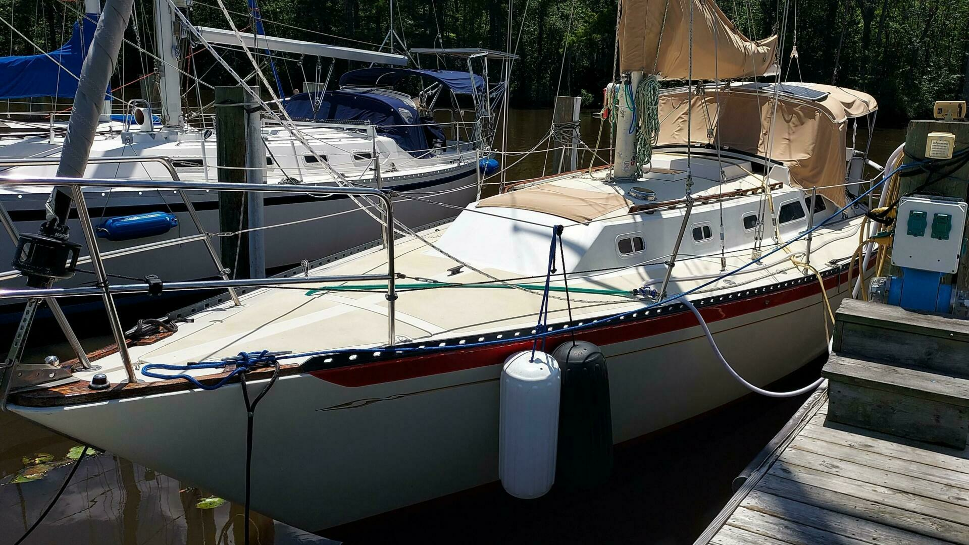 1977 Islander 36 - Image 2