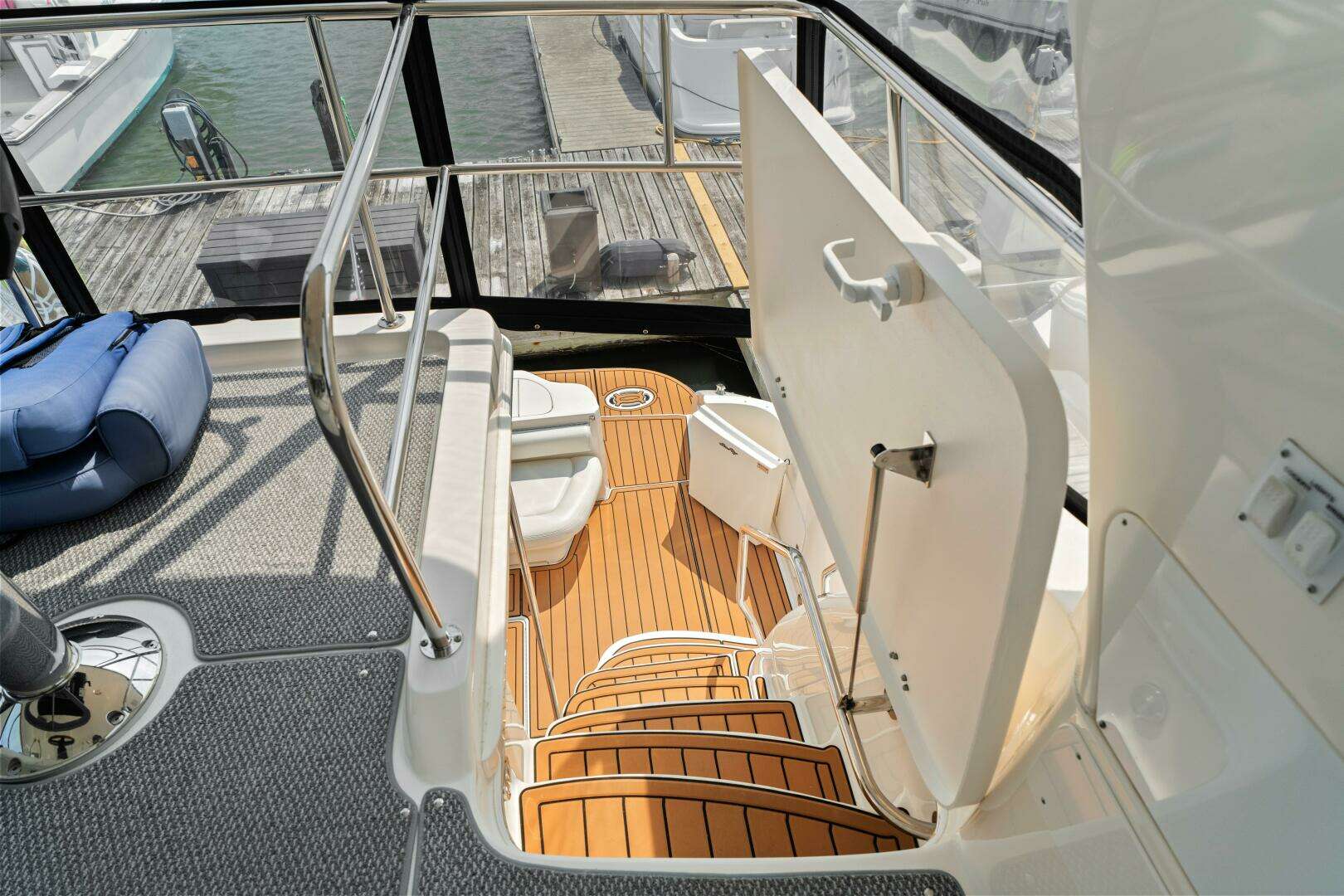 2003 Sea Ray 480 Sedan Bridge - Image 40
