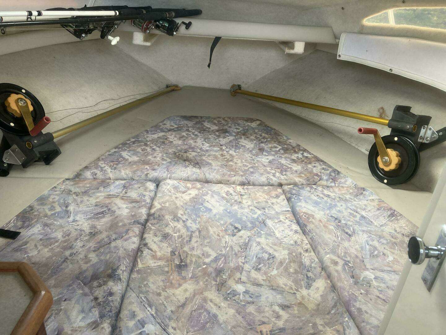 1996 Bayliner 2252 - Image 11