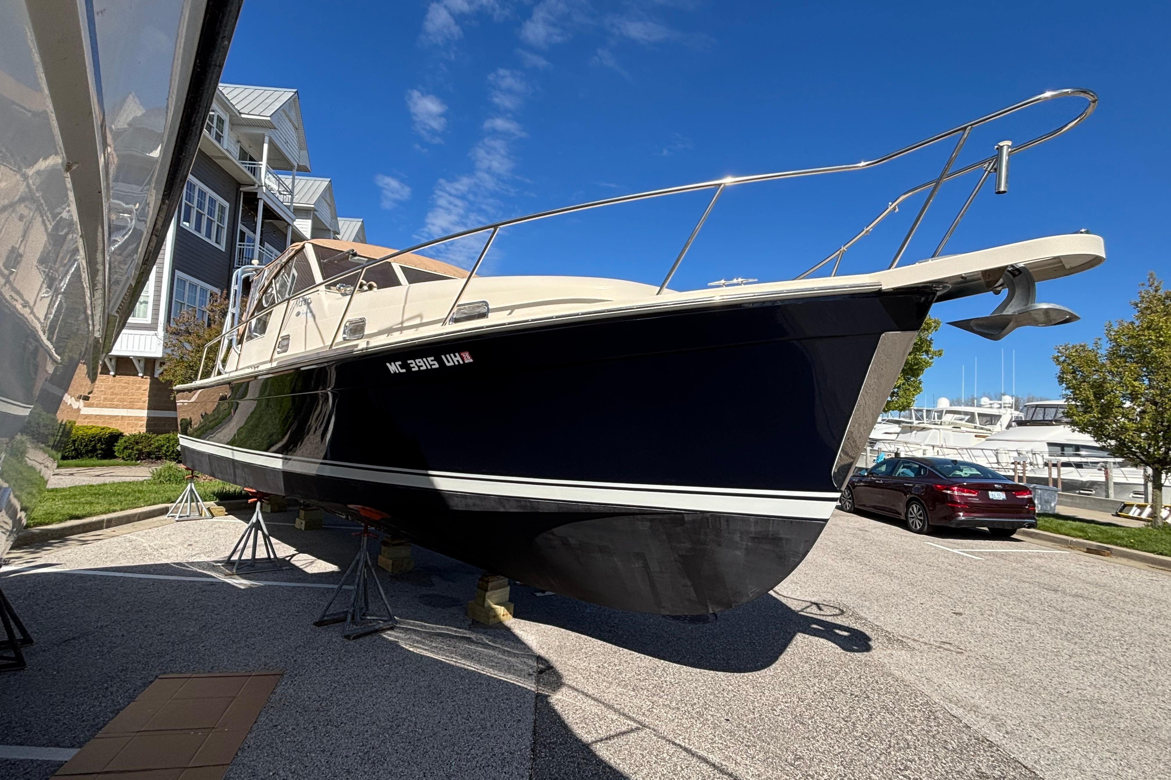 2006 Mainship Pilot 34 Sedan