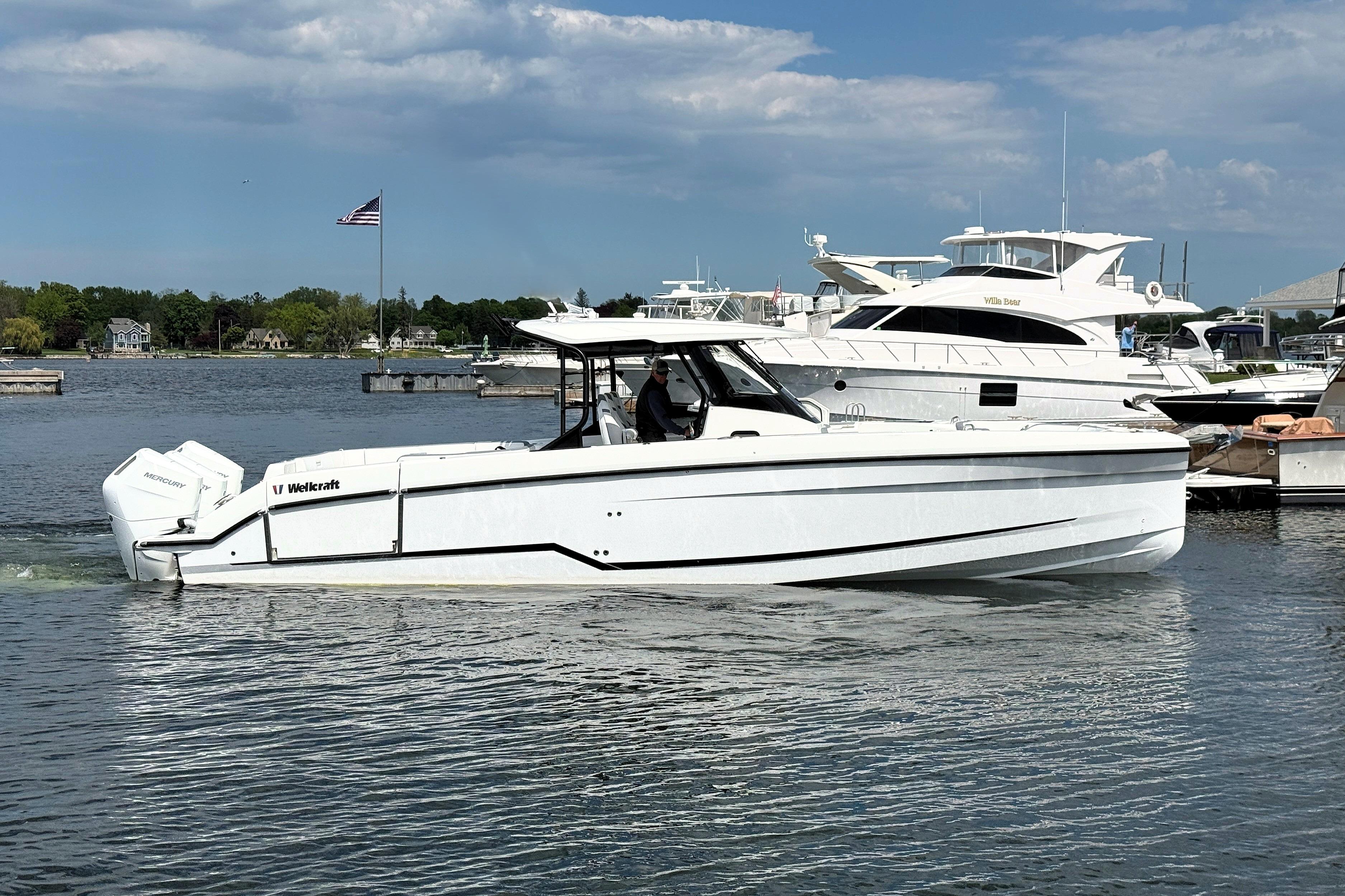 2026 Wellcraft 38 T-Top