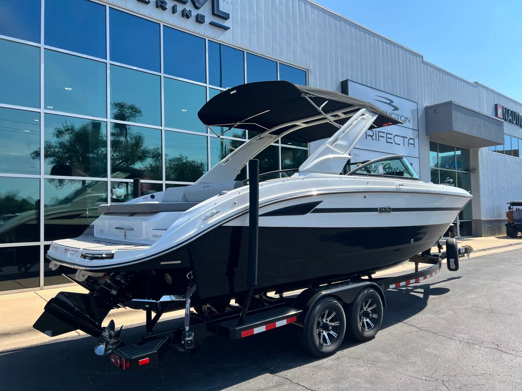 2026 Sea Ray SDX270 SURF - 3