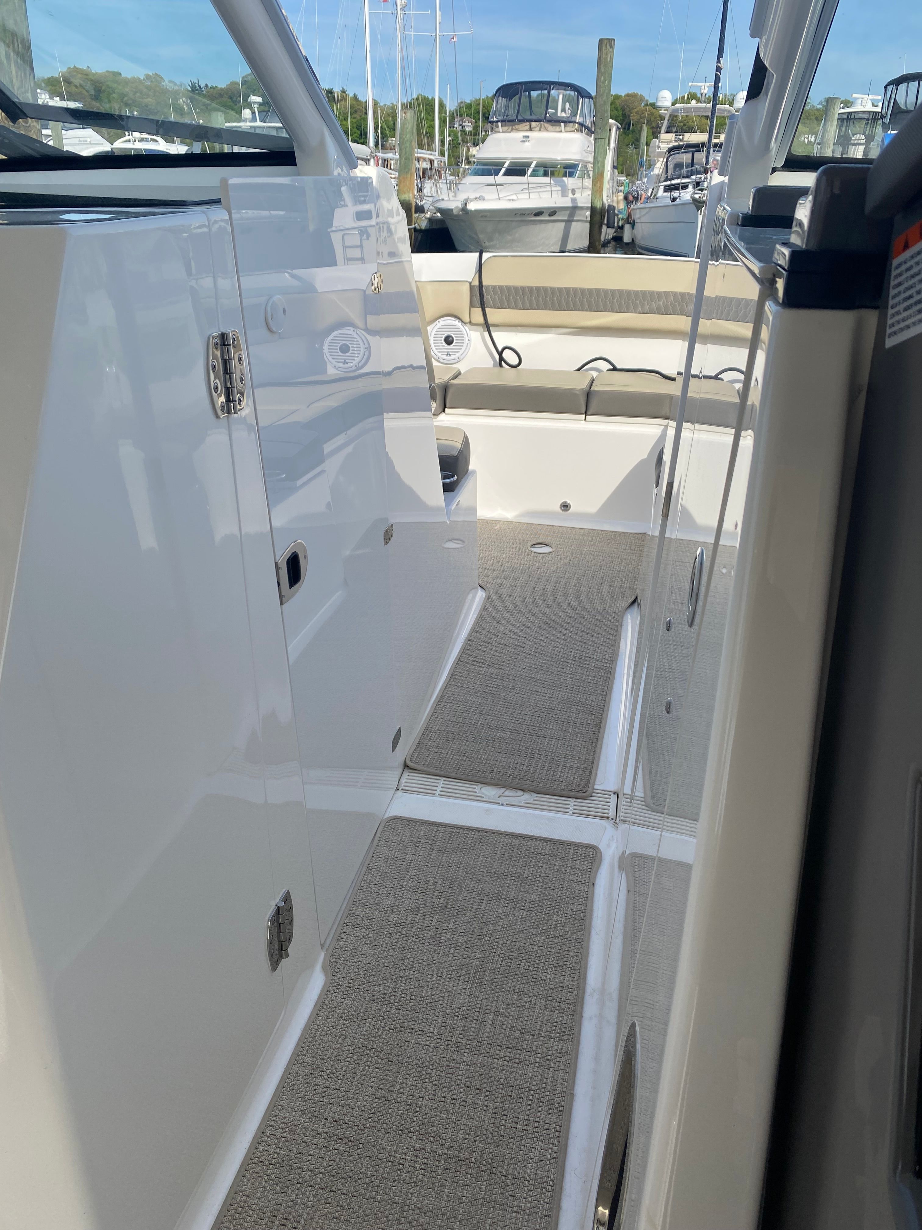 2020 Pursuit DC 365 Dual Console - 23