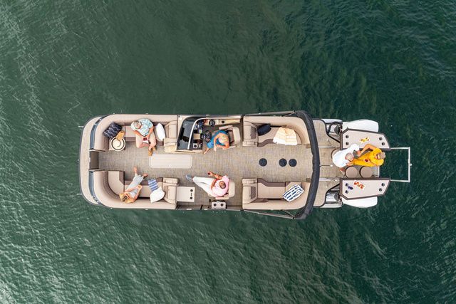 2026 Vanderbilt 700T - 4