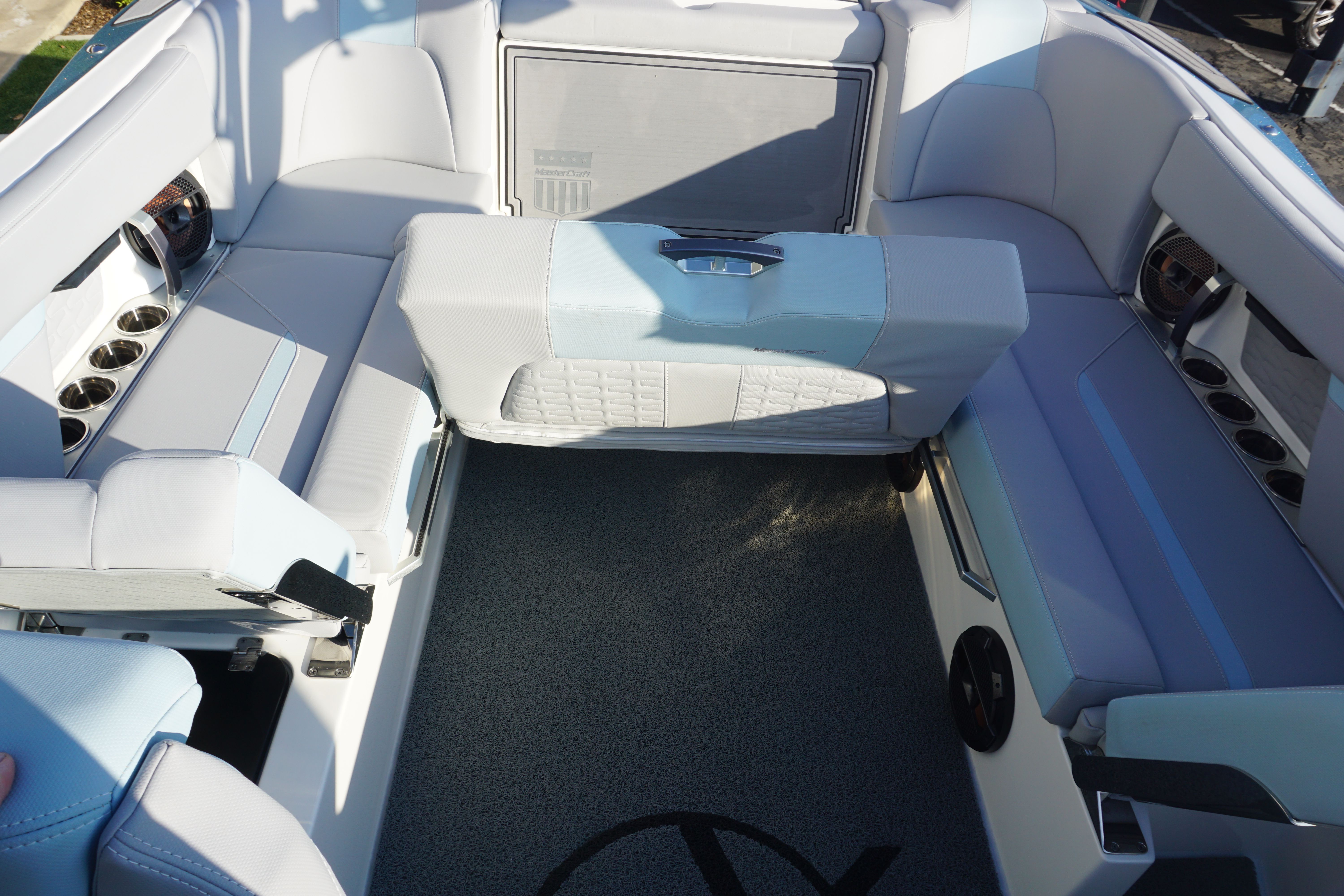 2022 MasterCraft X24 - 26
