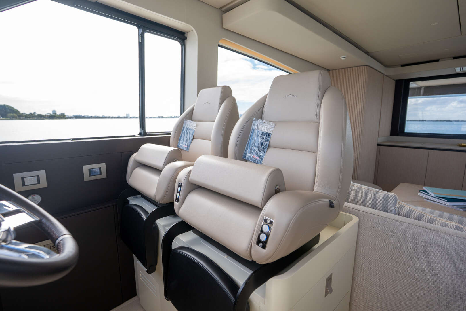 2026 Azimut Seadeck 6 - Image 19