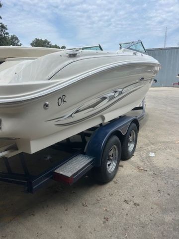 2005 Sea Ray 240 Select - 10