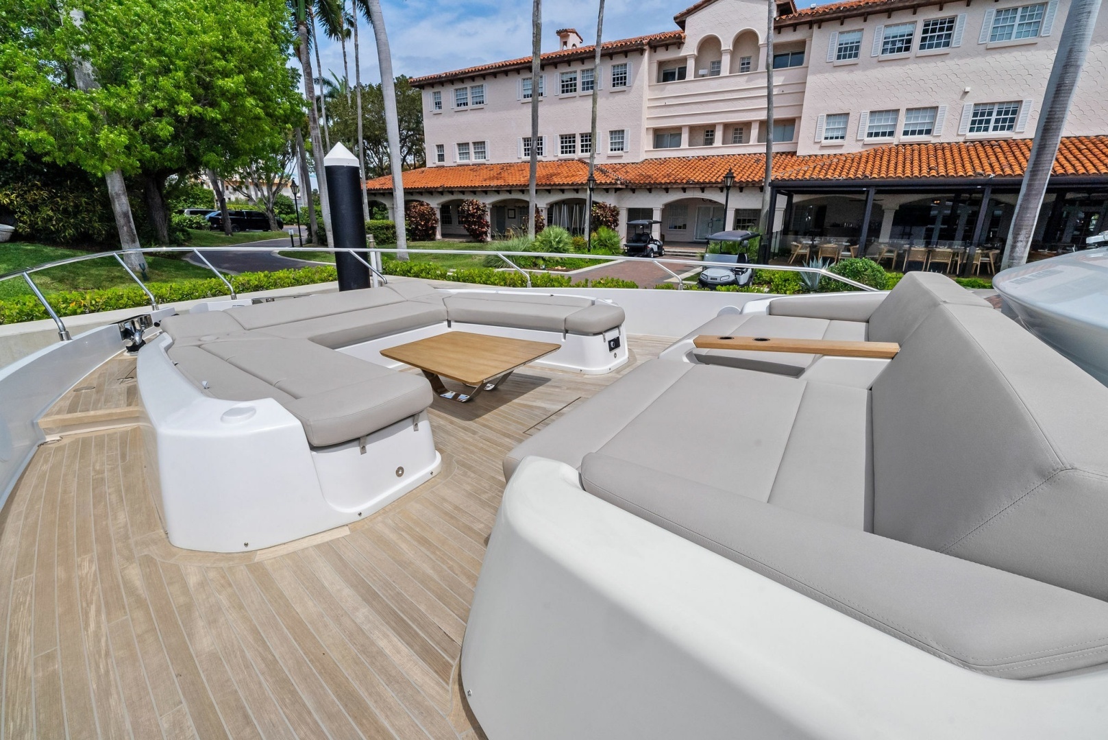 2023 Ferretti Yachts 860 - Image 15