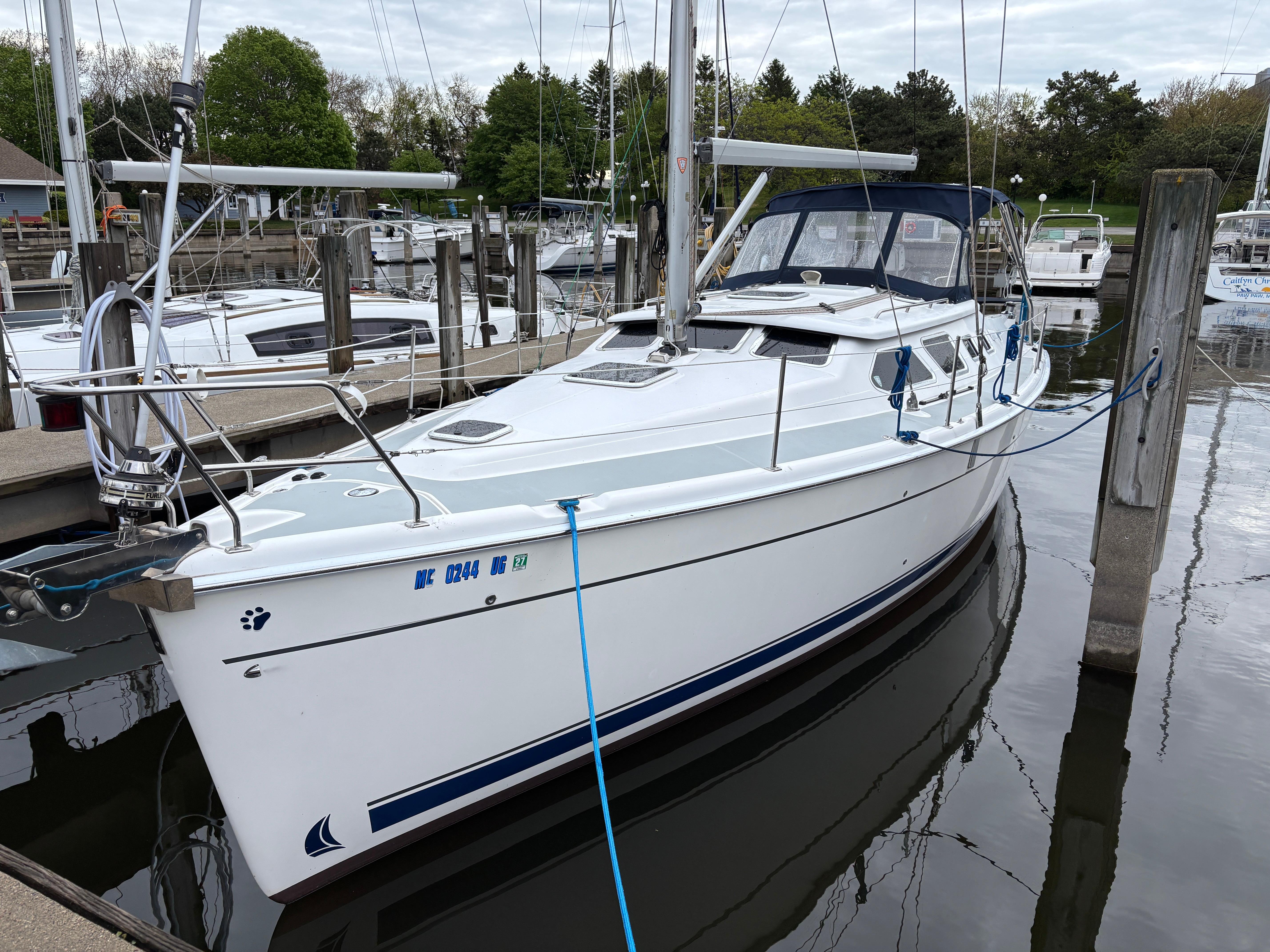 2008 Hunter 41 Deck Salon