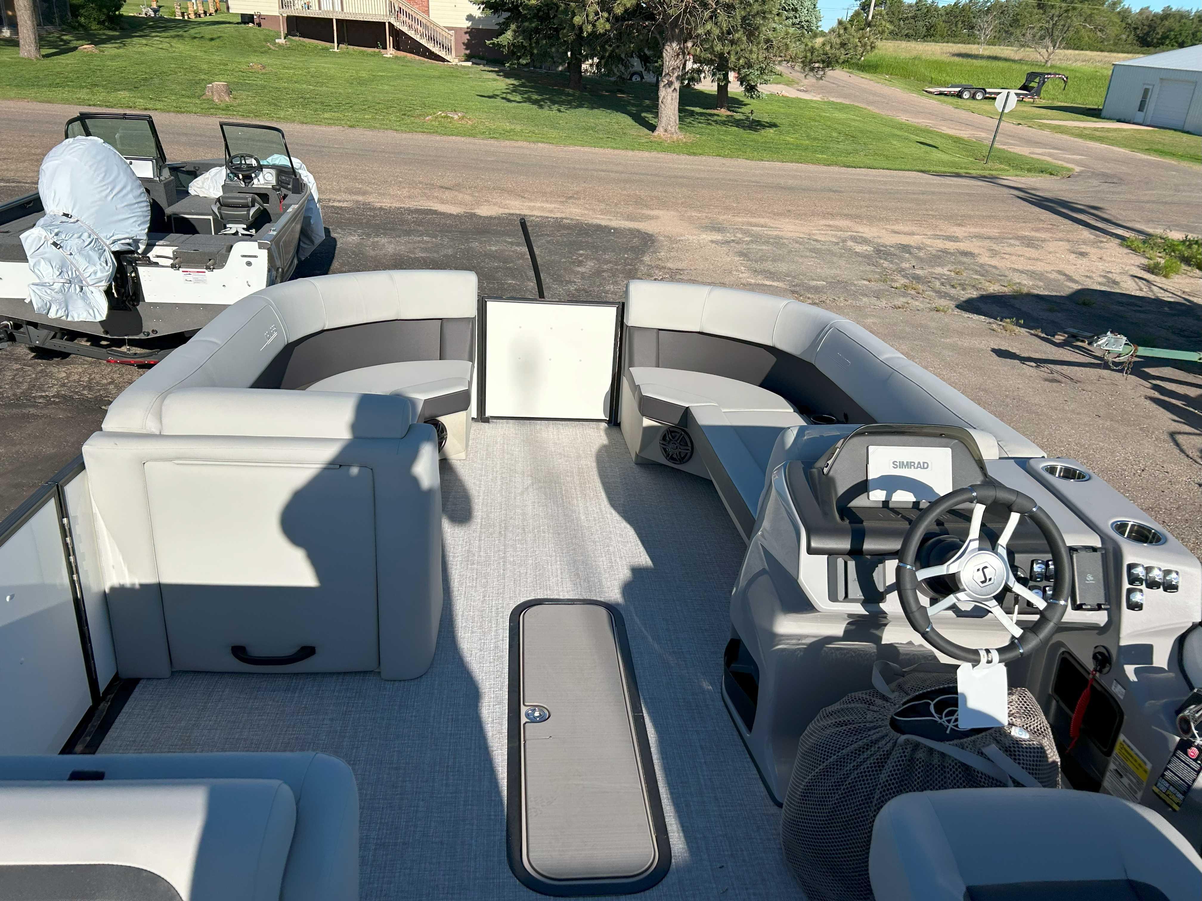 2025 Harris 230 Center Walk Through Cruiser Tritoon