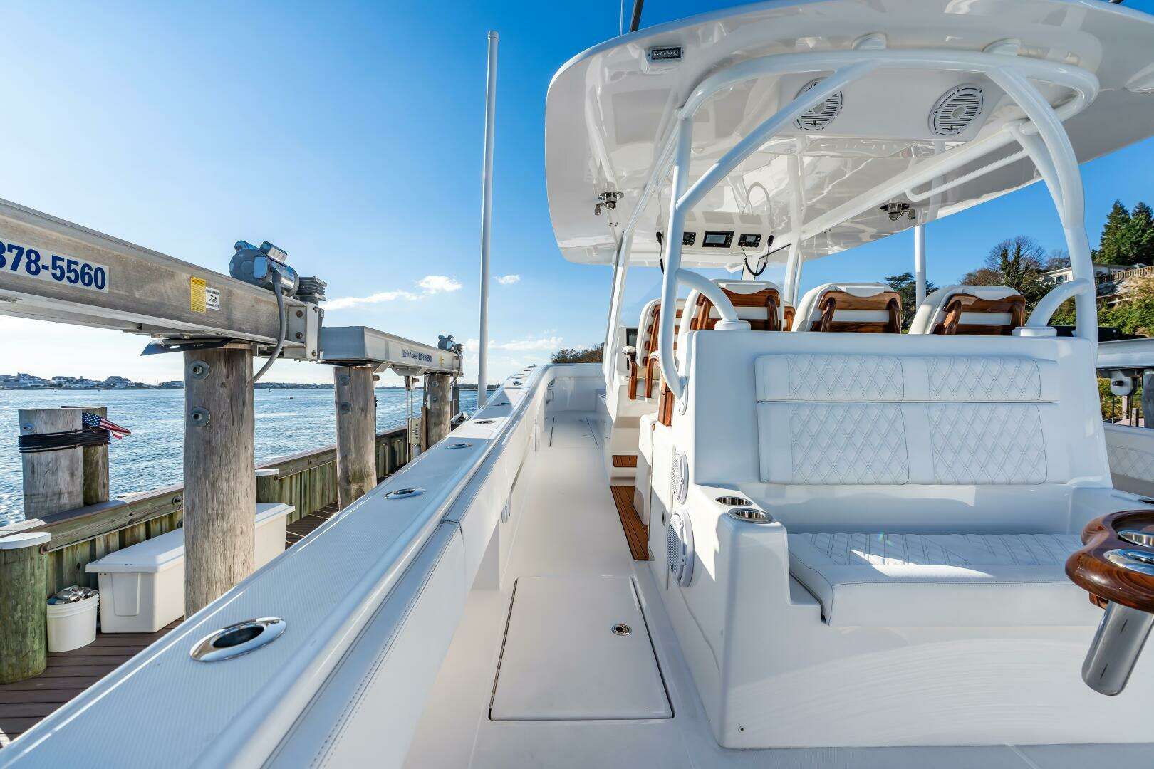 2025 Front Runner 43 Catamaran - Image 33