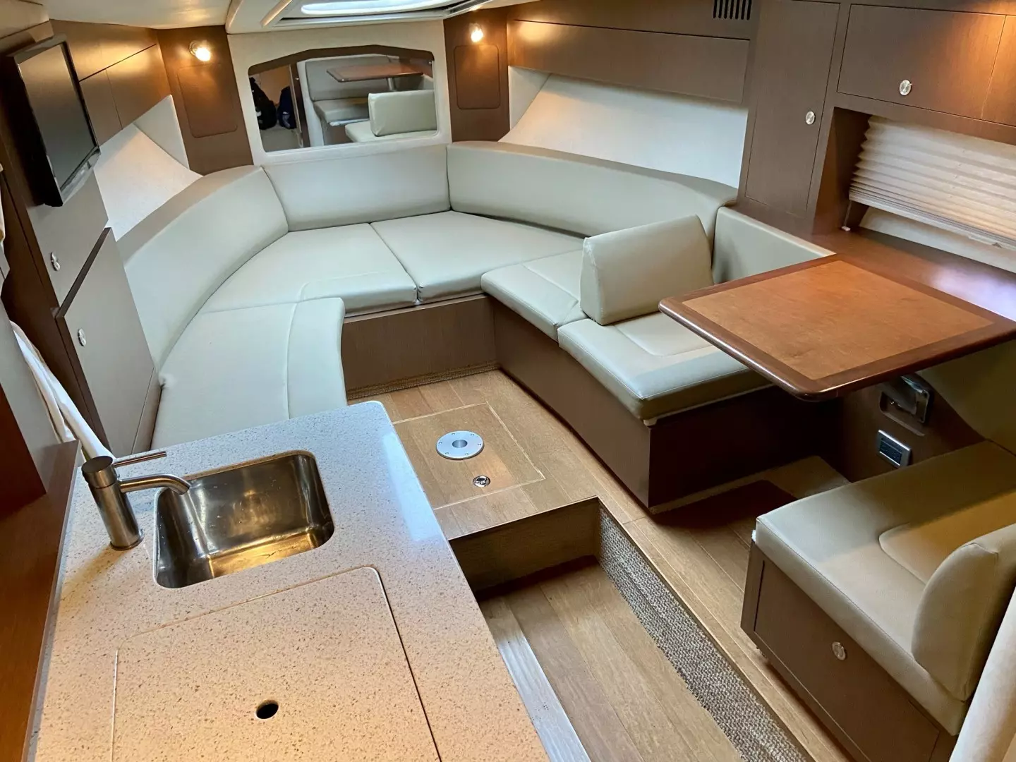 2013 Sea Ray 310 Sundancer - Image 15