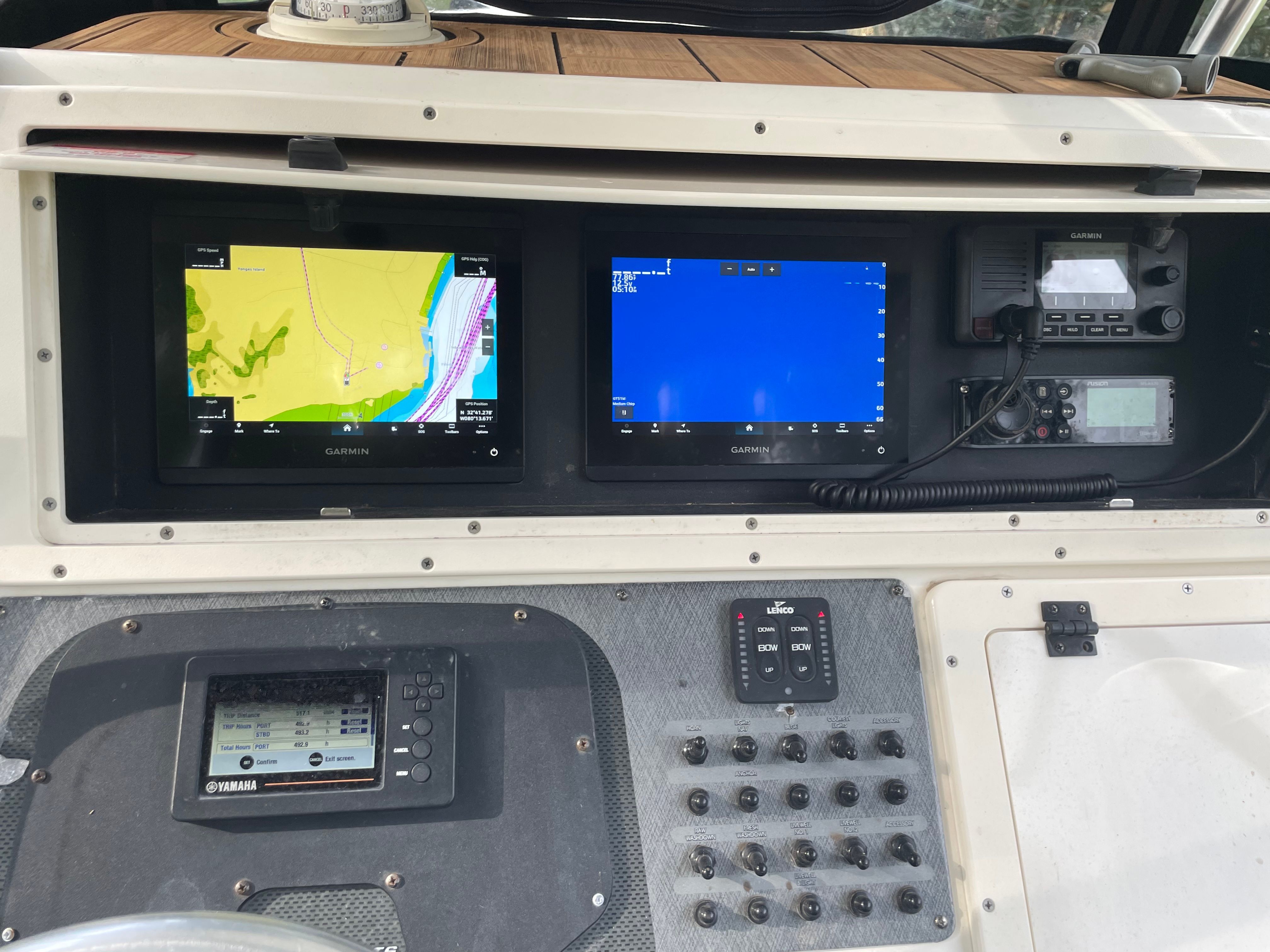Navigation systems on a 2005 Hydra-Sports Vector 2800 CC boat.