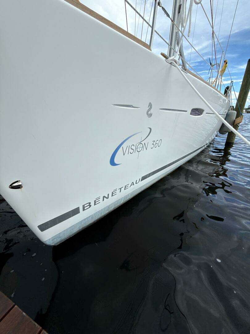 2012 Beneteau 43 - Image 6