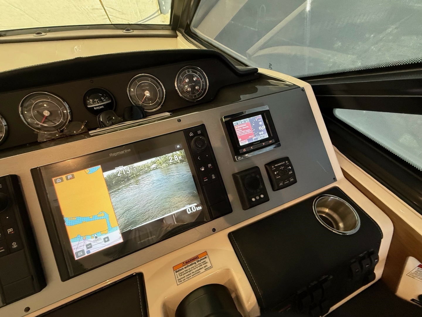 2016 Sea Ray 510 SUNDANCER - Image 15