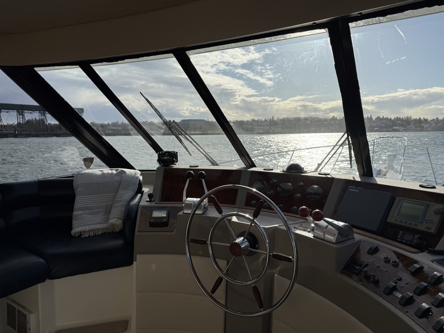 1998 Bayliner 4788 - Image 30
