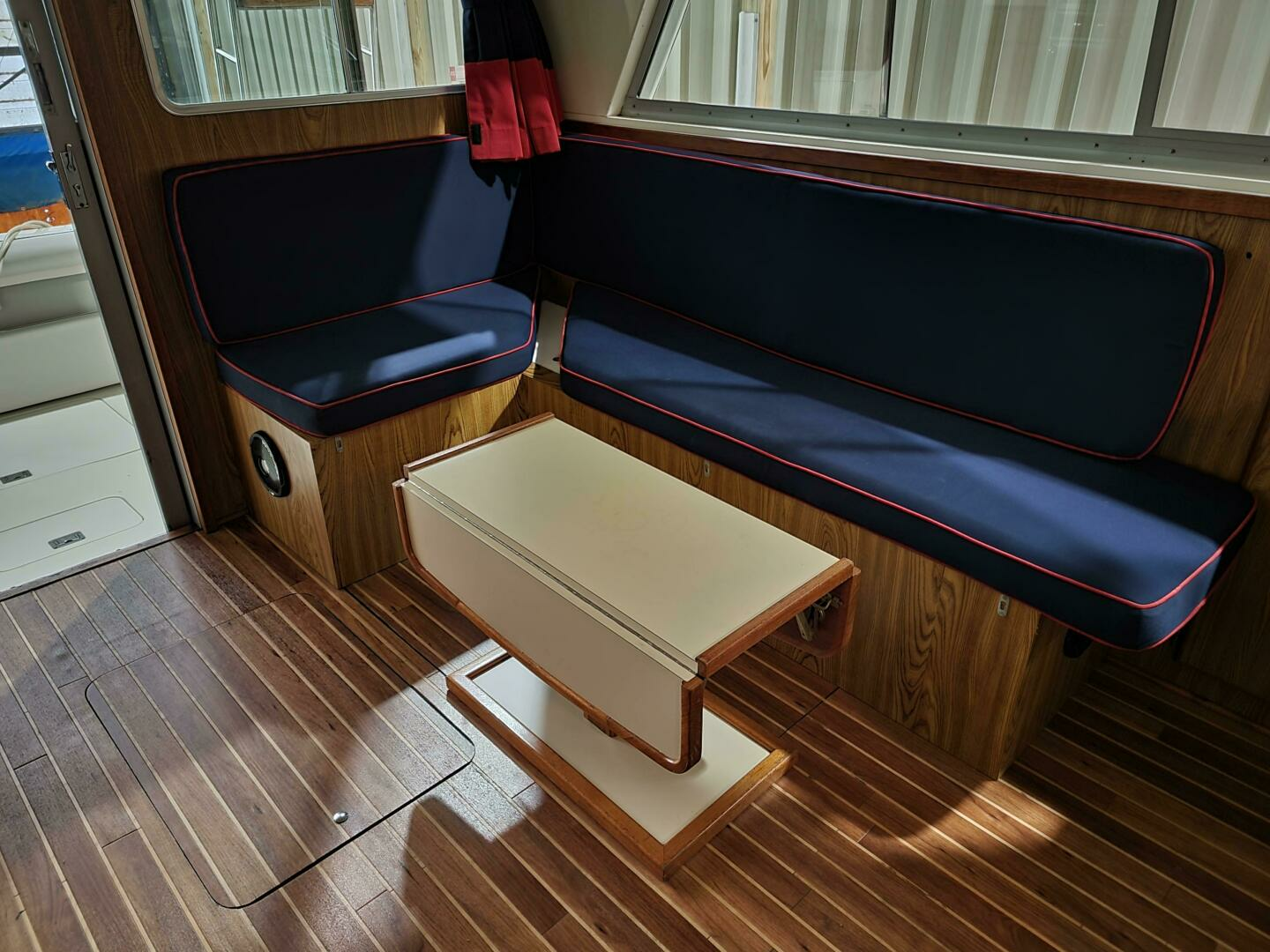 1983 Bertram 33 Flybridge Cruiser - Image 2