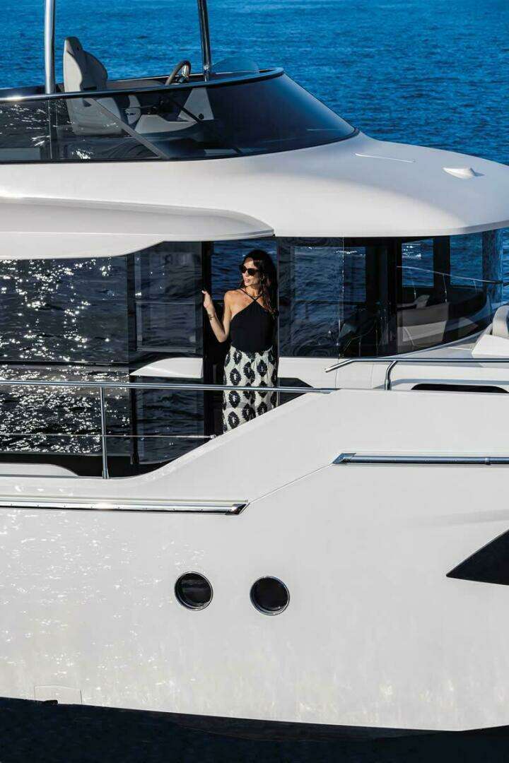 2027 Absolute 53 Navetta - Image 10