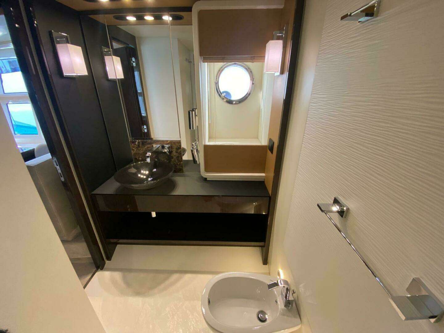 2016 Azimut 77S - Image 54