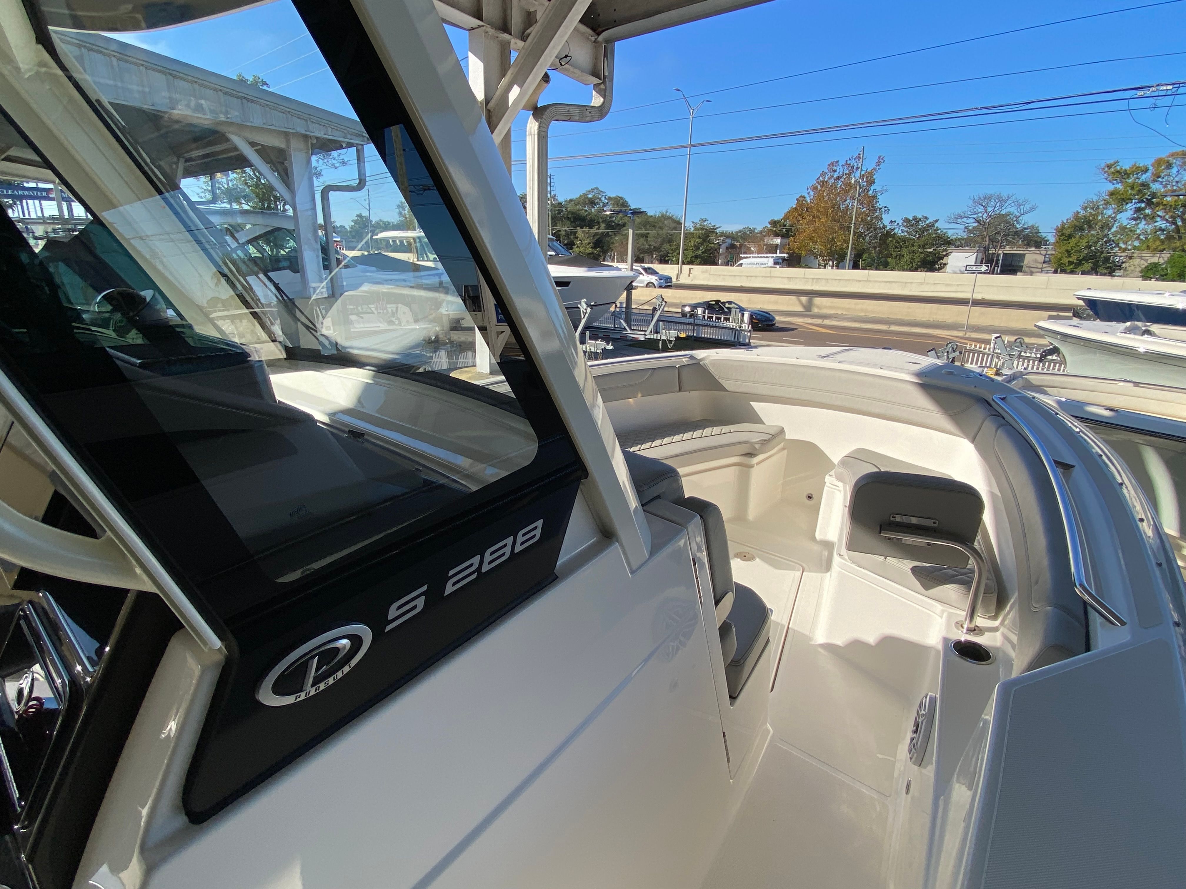 2025 PURSUIT 288 S - Image 31