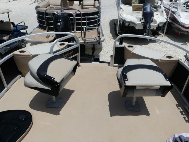 2013 Sun Tracker Fishin' Barge 22 DLX - 9