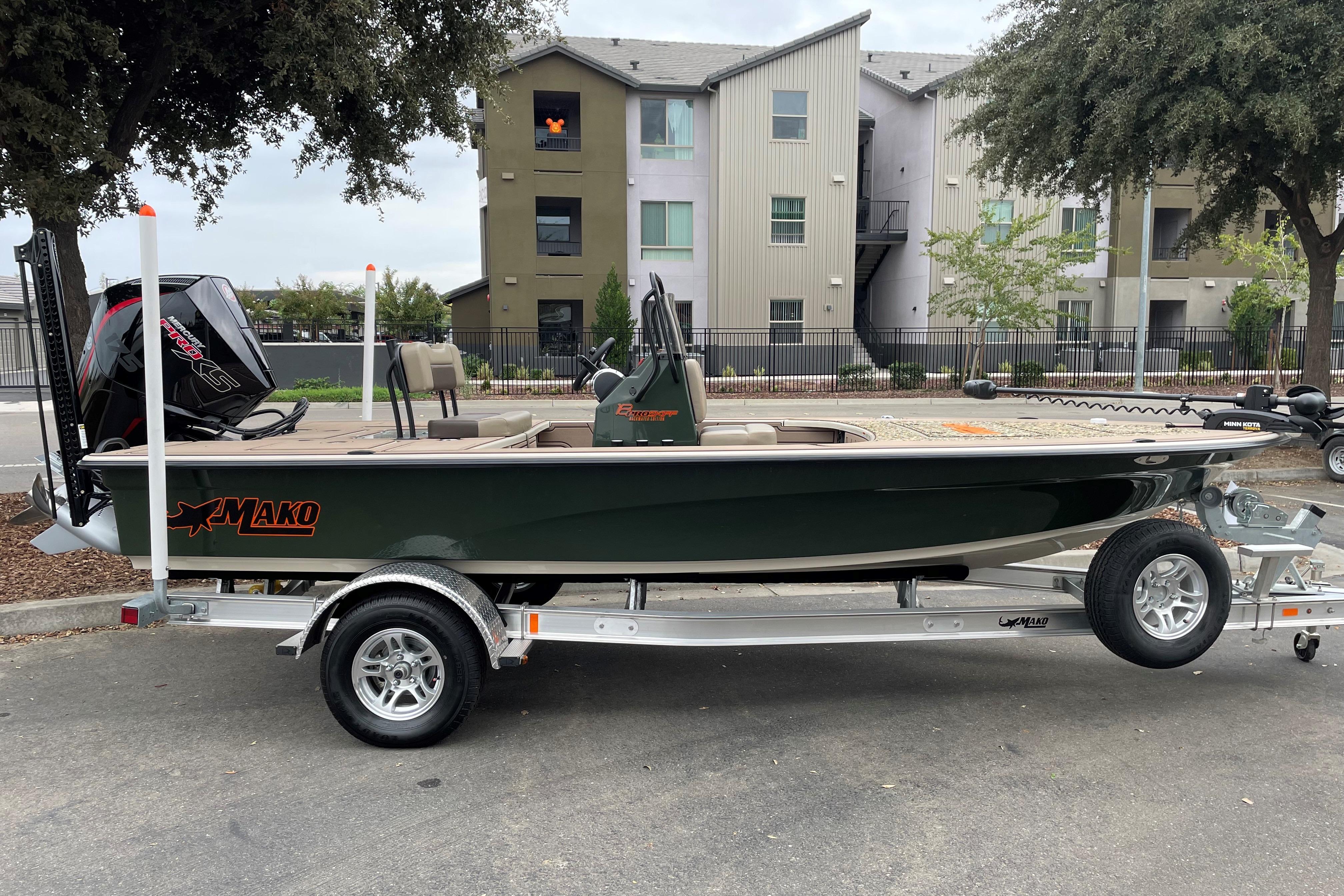 2025 Mako 18 Pro Skiff Backwater Edition