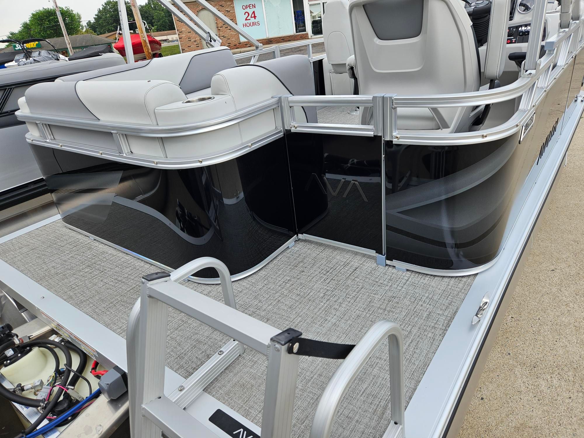 2025 AVALON VNT CR-15 - Image 3