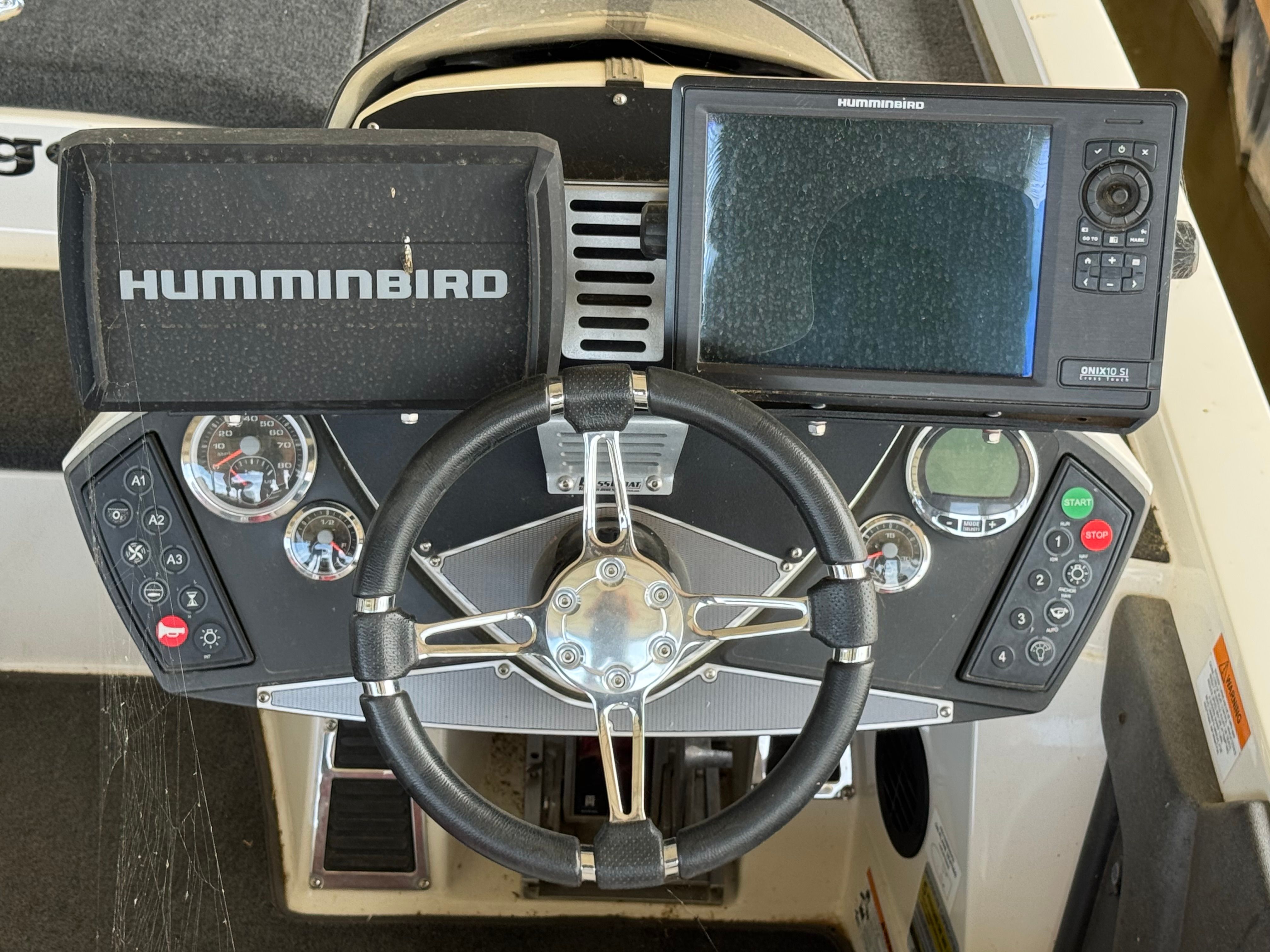 Dashboard of a Ranger Z521 Comanche boat with Humminbird electronics.