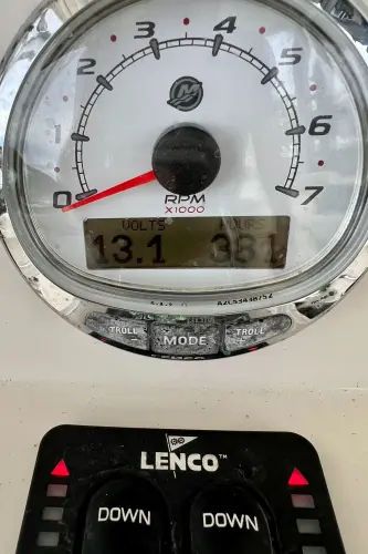2014 Sailfish 290 Cc - Image 25
