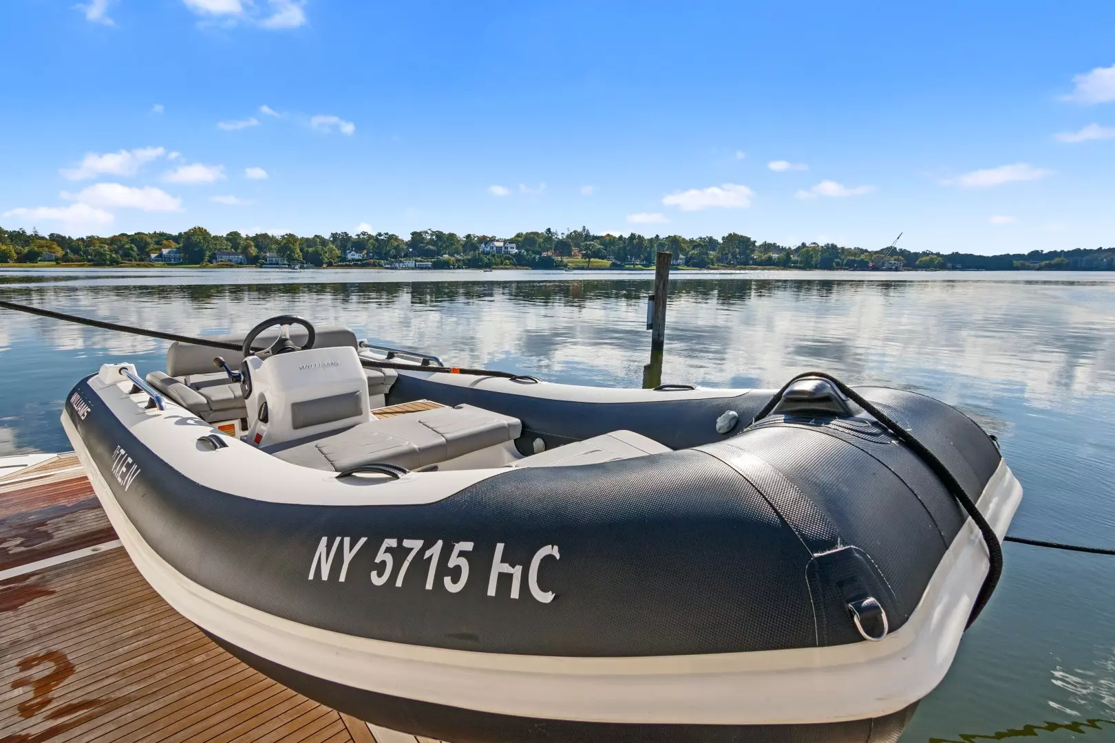 2019 Sunseeker 86 Yacht - Image 11