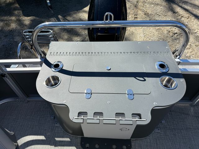 2026 Tahoe Sport 85 Rear Fish 23 - 14
