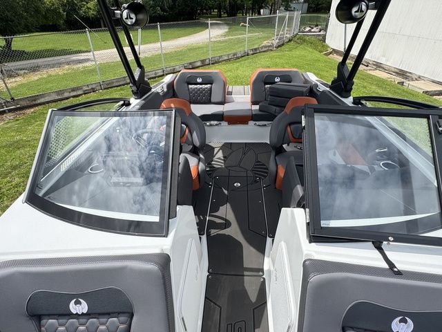 2027 Scarab 210 LX Wake - 19