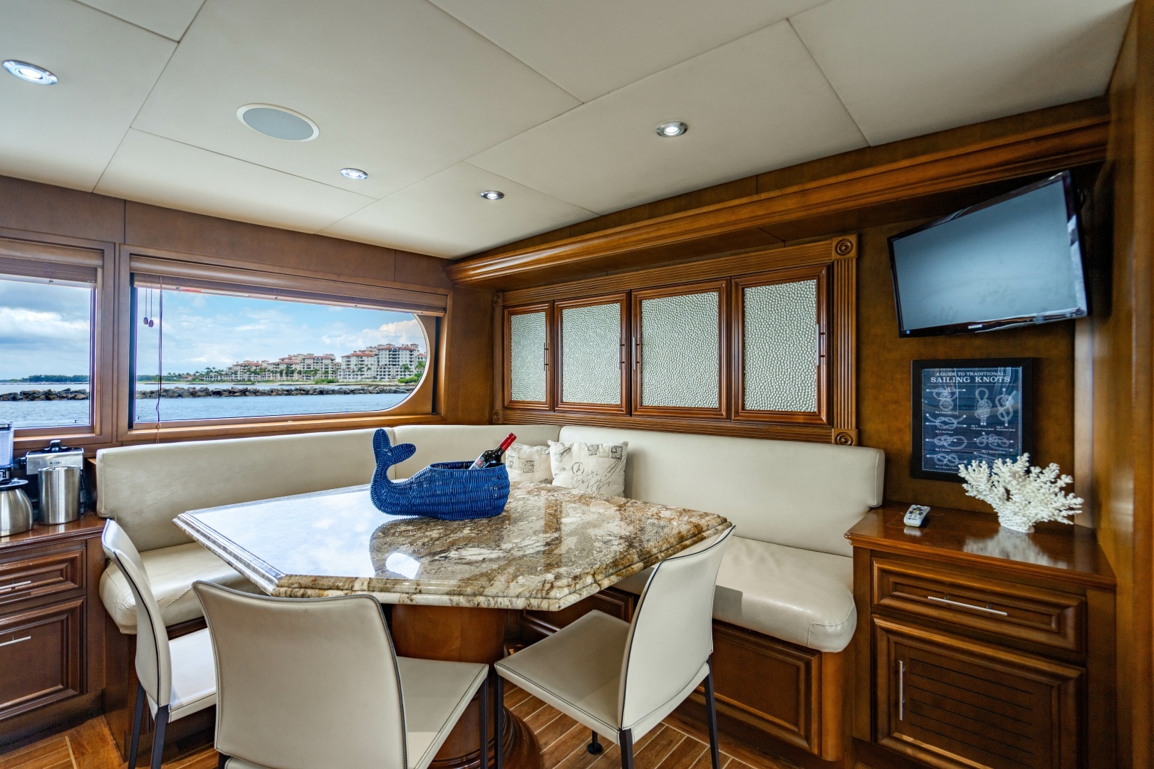 2006 Broward Raised Pilothouse - Image 8