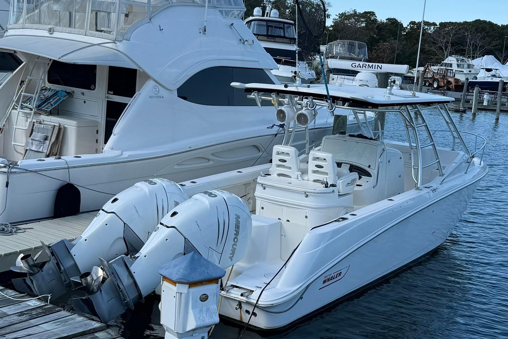2007 Boston Whaler 320 Outrage Cuddy Cabin
